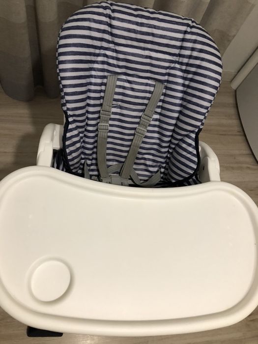 Продаю стульчик для кормления Joie