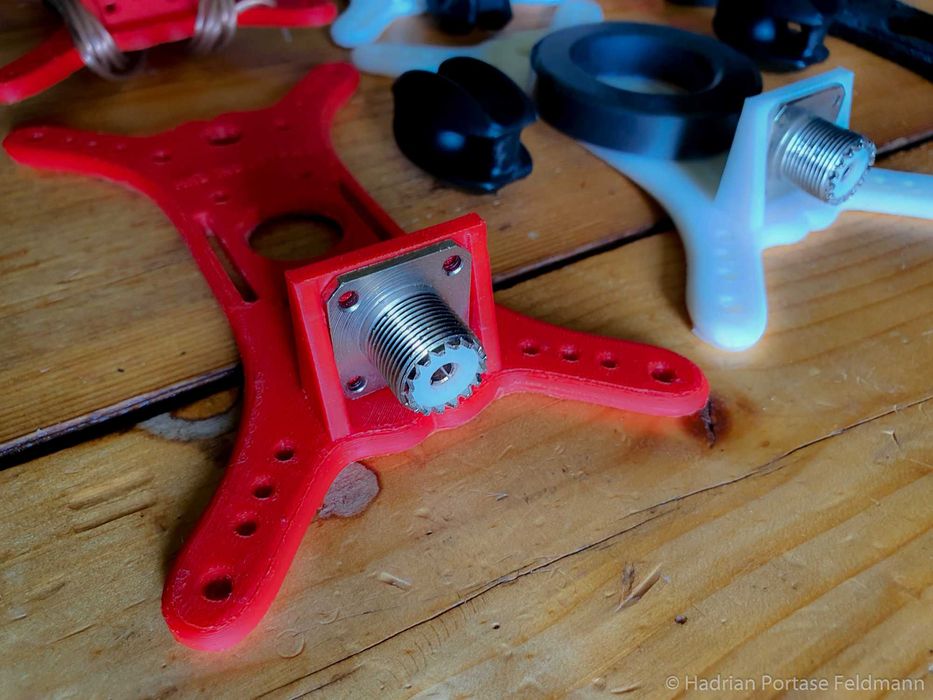 Suport pentru înfășurat firul antenei portabile - Winder