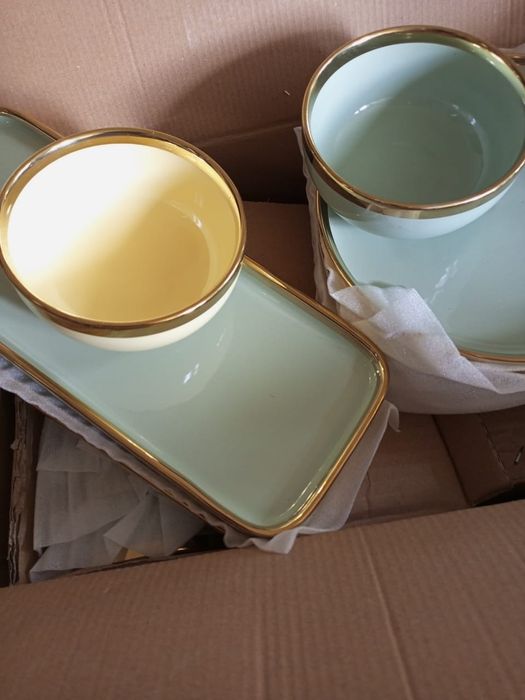 Продам сервиз 28 предметов