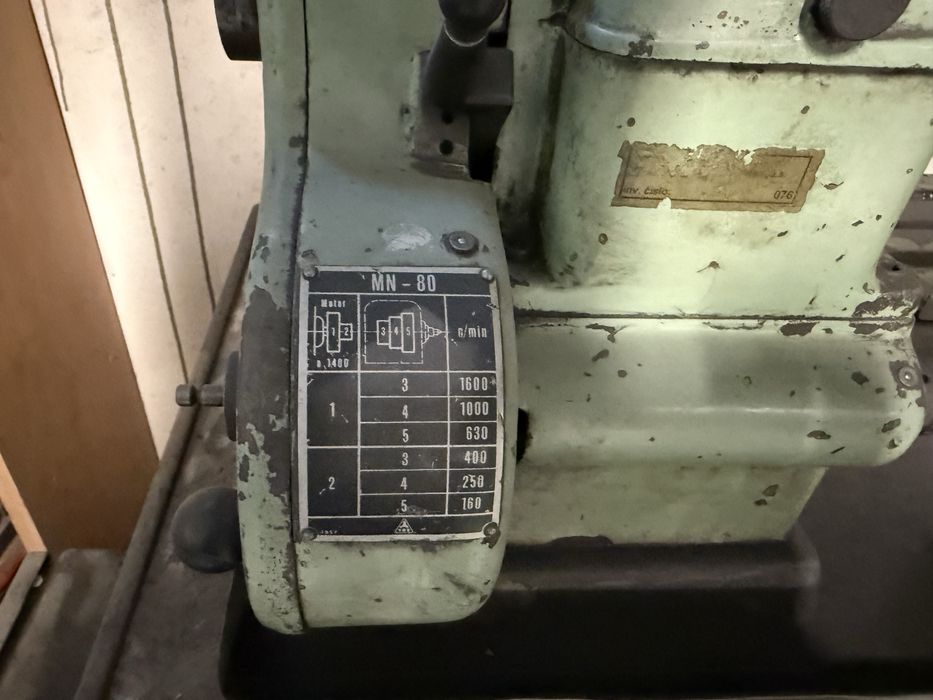 Strung universal de precizie tip MN-80