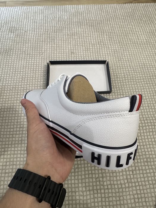 Кроссовки Tommy Hilfiger 43,5 размера