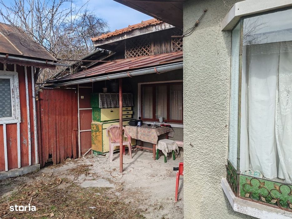 Cornu de Jos - casa Batraneasca + teren 1343mp - 60000 Euro