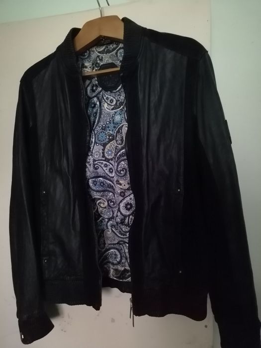 Продам кожаные куртки.