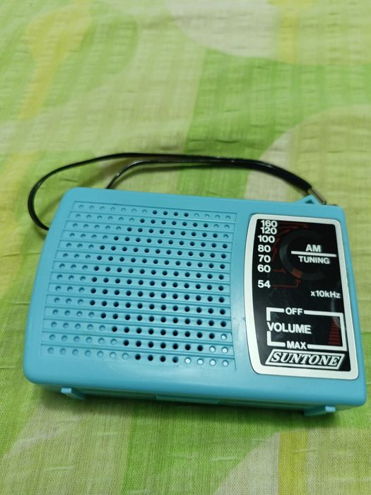 Mini radio AM portabil