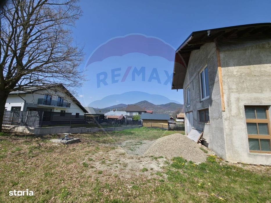 Teren intravilan + casă la roșu de vânzare – Vădurele, jud. Neamț