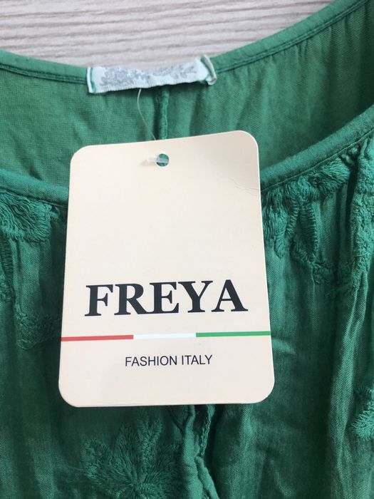 Продается женское платье