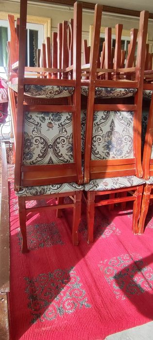 Mebelni stol stul sotiladi
Holati yaxshi 
Stolini hontaxta qilsaham bo