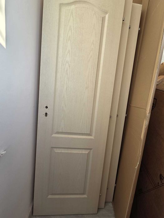 Usii interior de vanzare