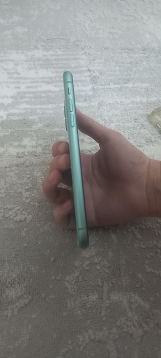 iPhone 11  ёмксть 75