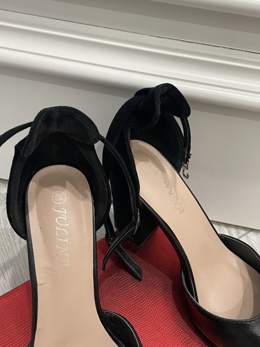 Туфли черные с каблуком