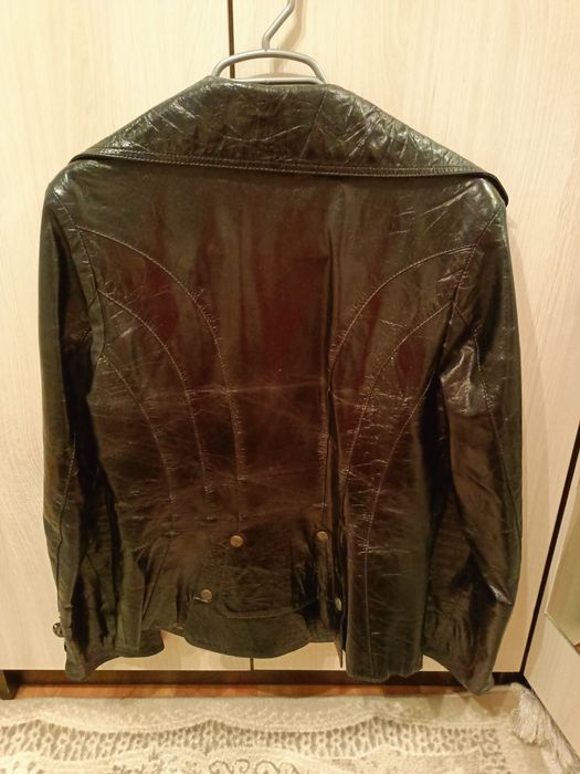 Продам кожаную куртку