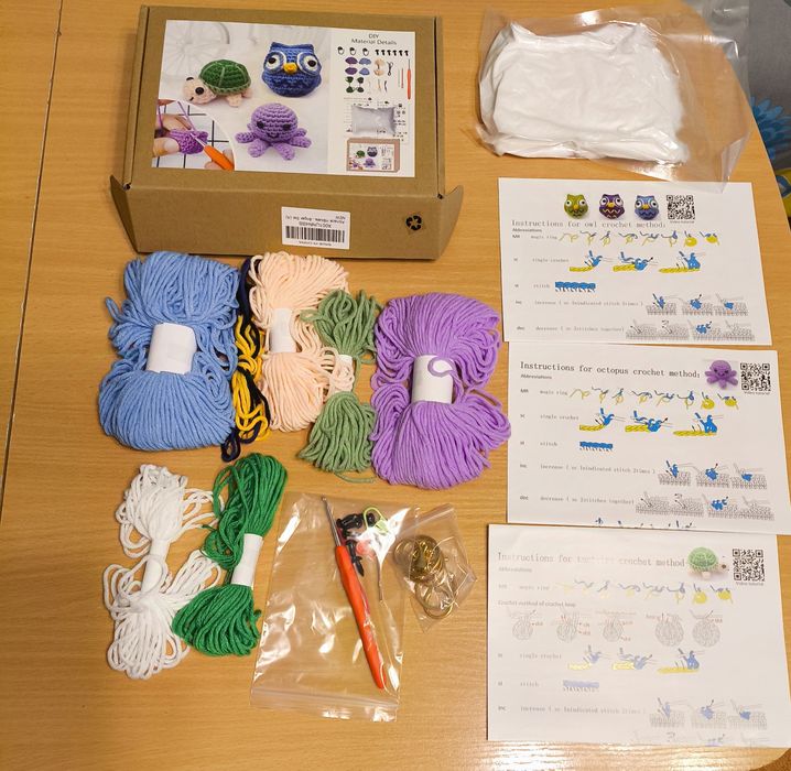 Комплект изплети си сам плюшена играчка като Плетеничко