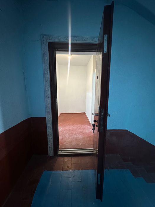 Каршы продаю  квартиру