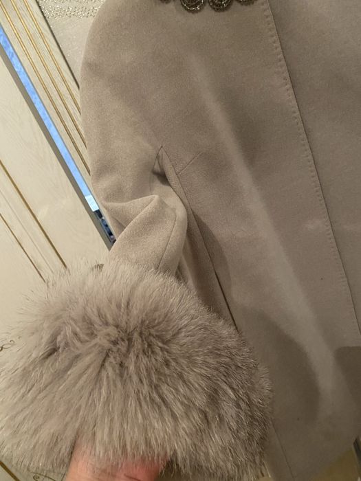 Пальтое, почти новое