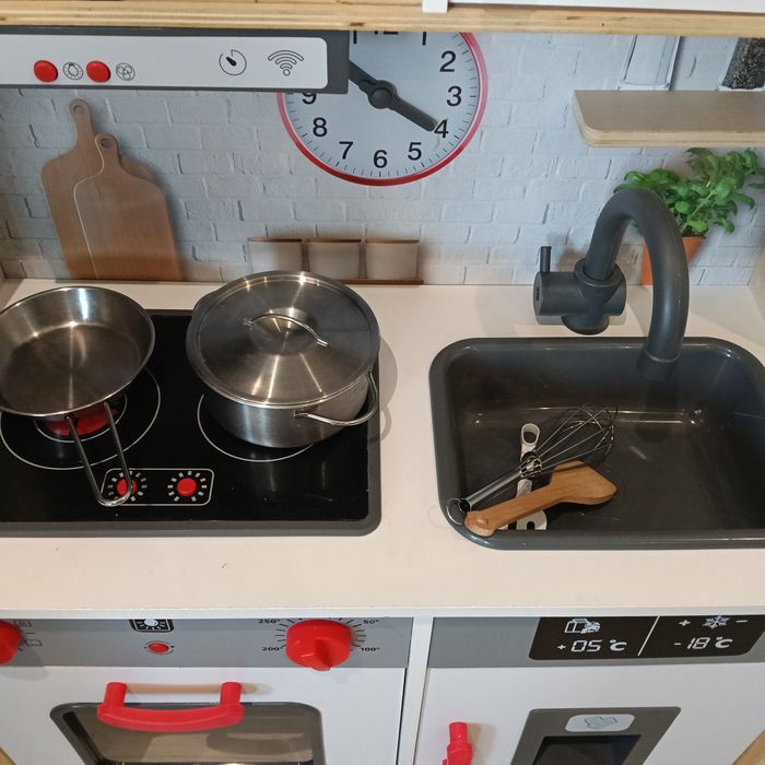 Дървена детска кухня от Lidl