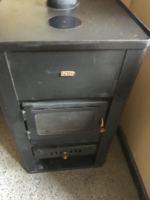 Камина с водна риза 18 киловата.