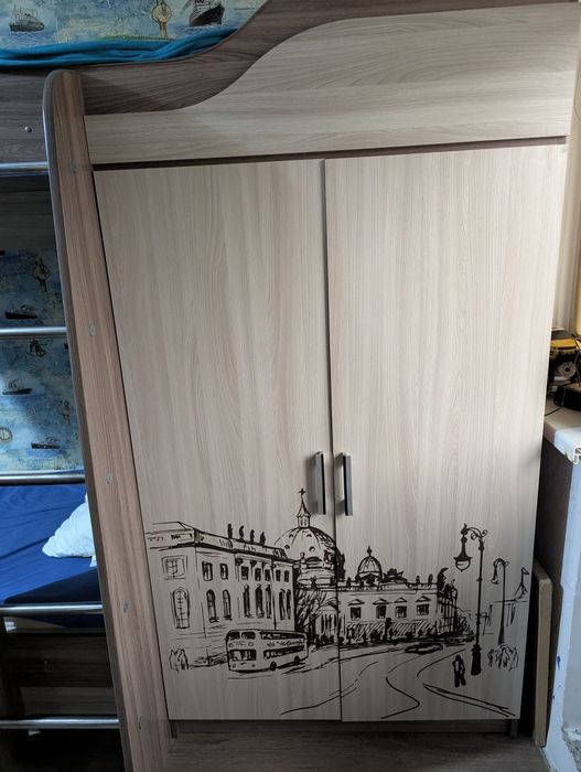 Двухъярусная кровать