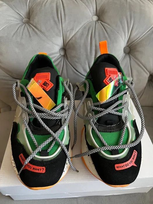 Adidași colorați noi din piele naturală,mărimea 40