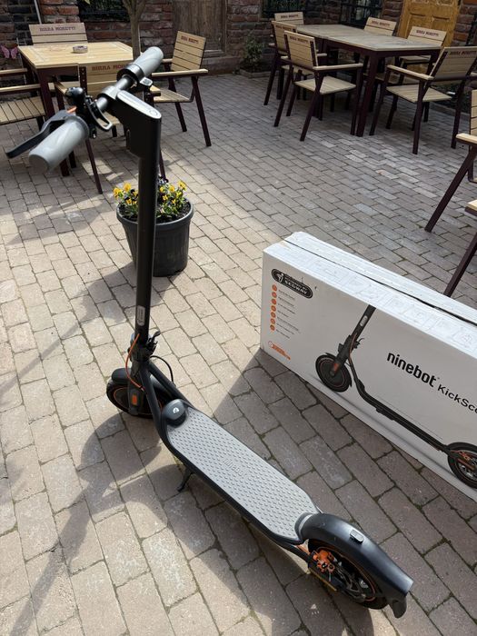 Trotinetă Electrică Segway Ninebot F40E, plus Cască Ninebot nouă cadou