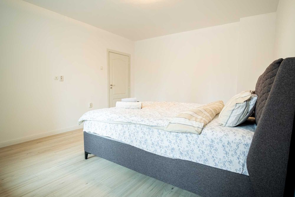 Продавам двустаен в квартал Алеи Възраждане,Русе с подход откъм парка