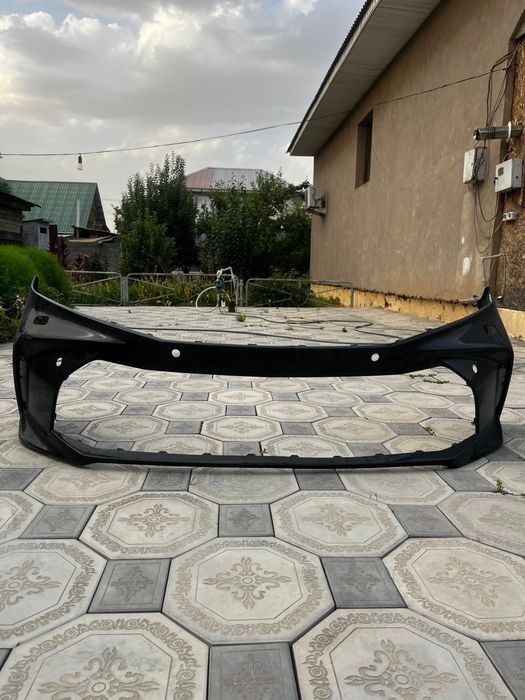 Бампер от toyota camry 80 оригинал