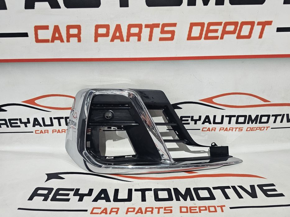 Grila dreapta bara fata Audi A8 4N Facelift 2022 cod 4N0807682