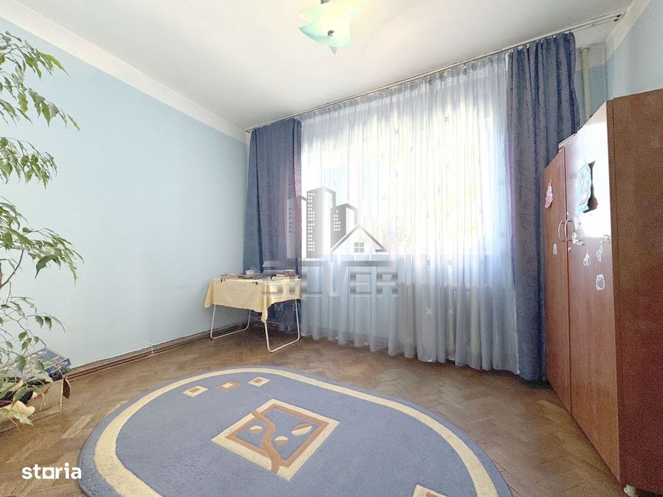 Apartament cu 4 camere/80 mp/zona strazii Peana.