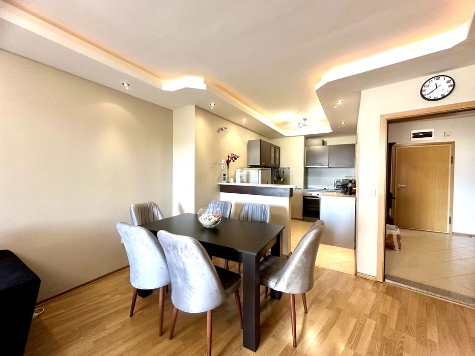 Дава се под наем Тристаен апартамент в Варна, Център - 90 кв.м за 488.58 € - Снимка #4