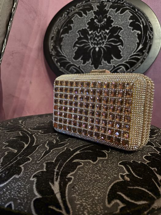 Бална чанта с камъни