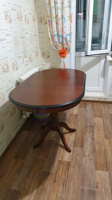 Продам кухонный стол ( производство Малайзия)