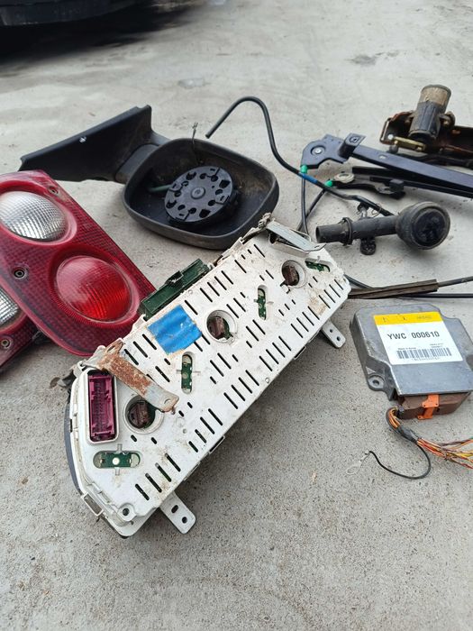 vând macara geam land rover