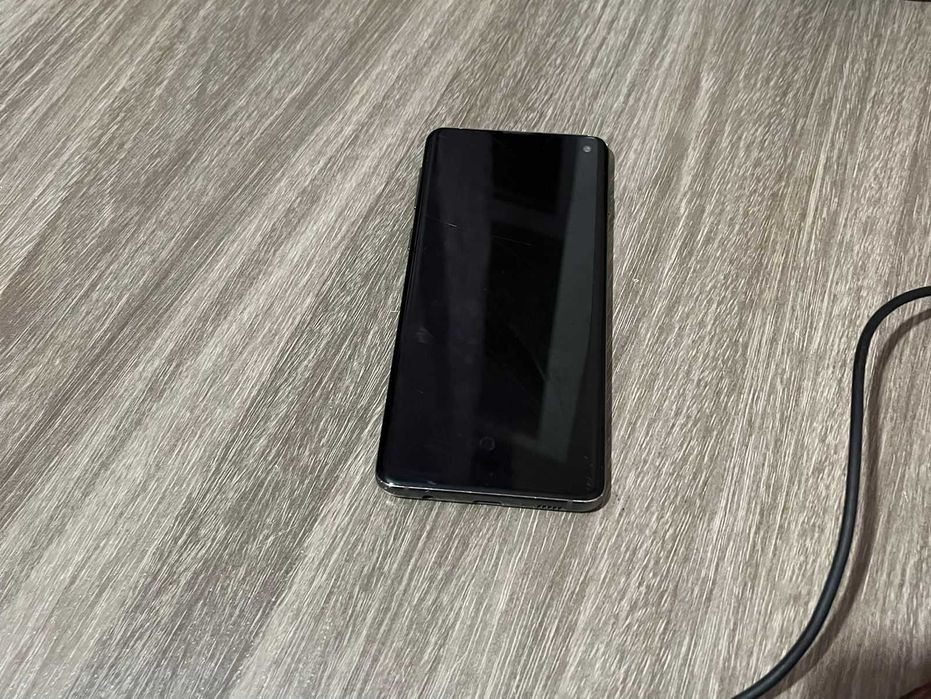 Продам Samsung Galaxy S10