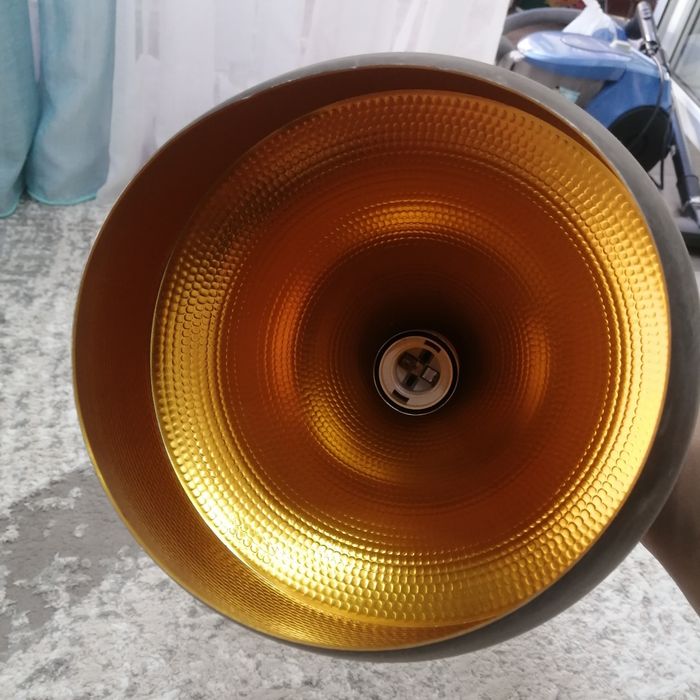 Продам люстры 2 шт новый