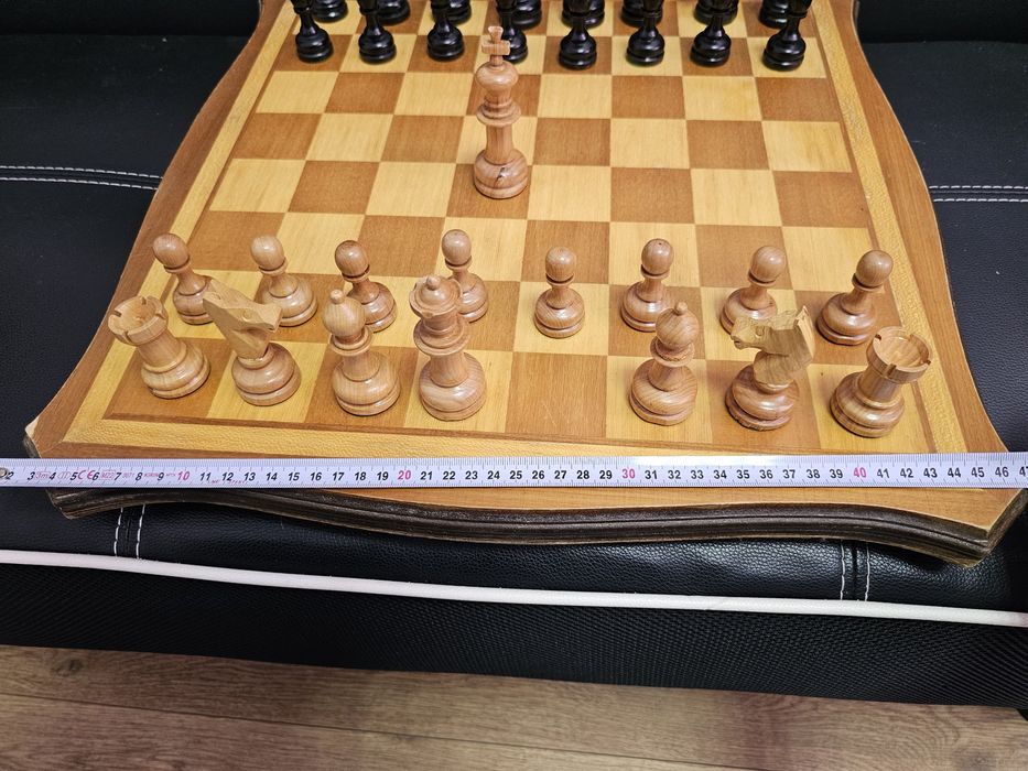 Стар дървен класически шах