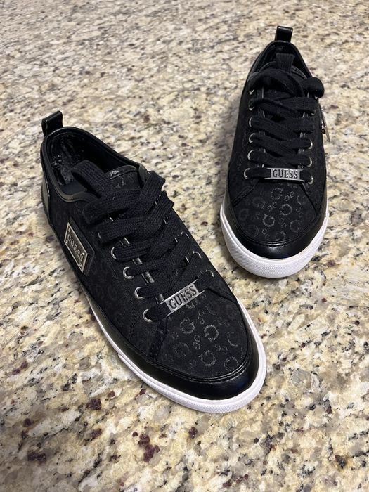 GUESS Оригинални Маратонки 40 р-р