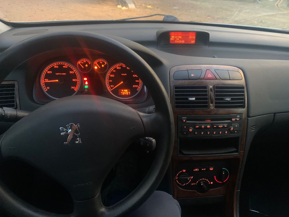 Peugeot 307 1.6i 109кс 2003г