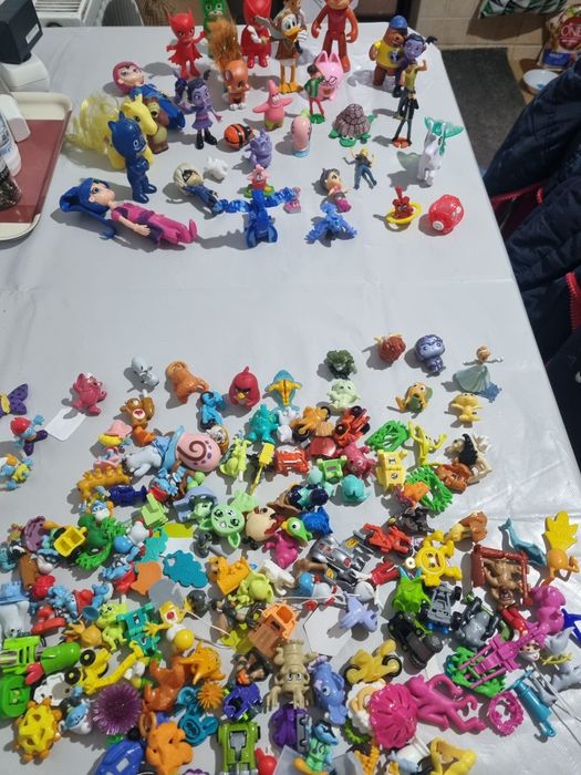 Mega lot figurine și mini jucării copii