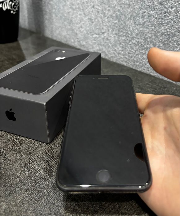 iPhone 8 64gb полностью рабочий
