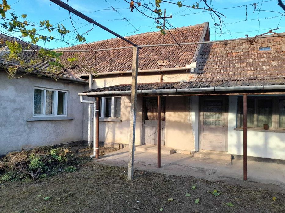 Ofer casa de vanzare