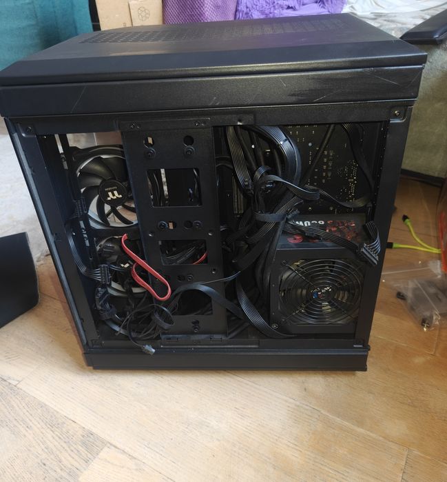 Продам корпус GamaMax с платой процом вертушками