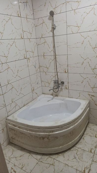 Жиззахда 2 хонали квартира сотилади