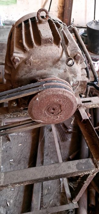 Продавам фуражомелка