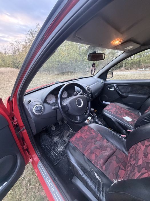 Dacia  Sandero 1