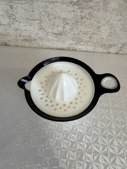 Ручная соковыжималка