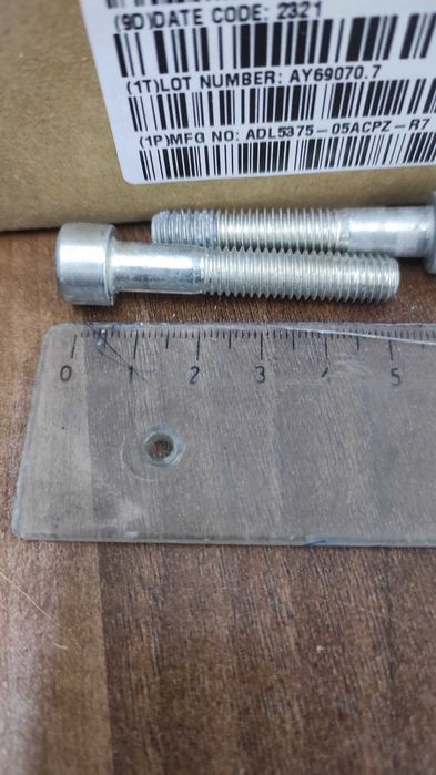 surub suruburi cap imbus M8x45 mm 100buc pret pe toate