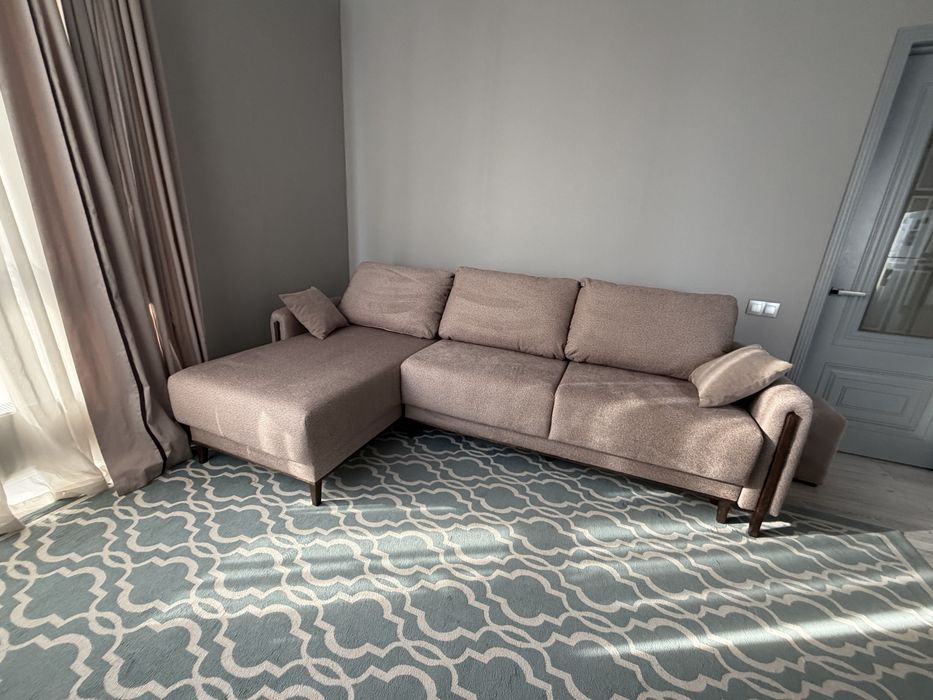 Диван угловой ( угыл меняется)