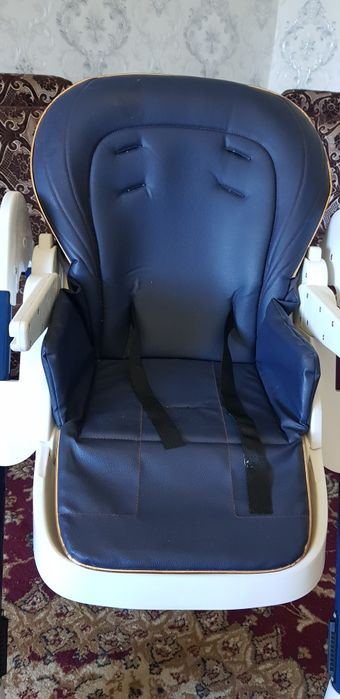 Детский стол для кормления.