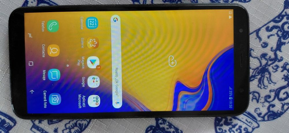 Samsung J6+ arata si functioneaza bind