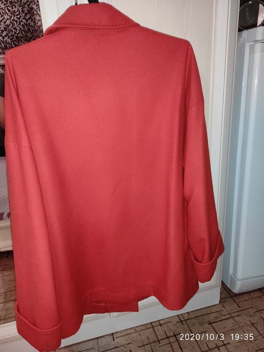 Продам полупальто кашемировое 54размер