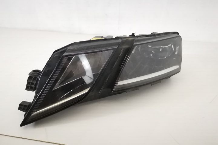 Фар Ляв Оригинален Лед Авариран Шкода Октавия 3 [фейслифт] Ляв преден